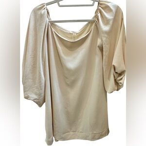 New With Tags Off-White ODDY Short Sleeved Flowy Blouse—Size 3XL